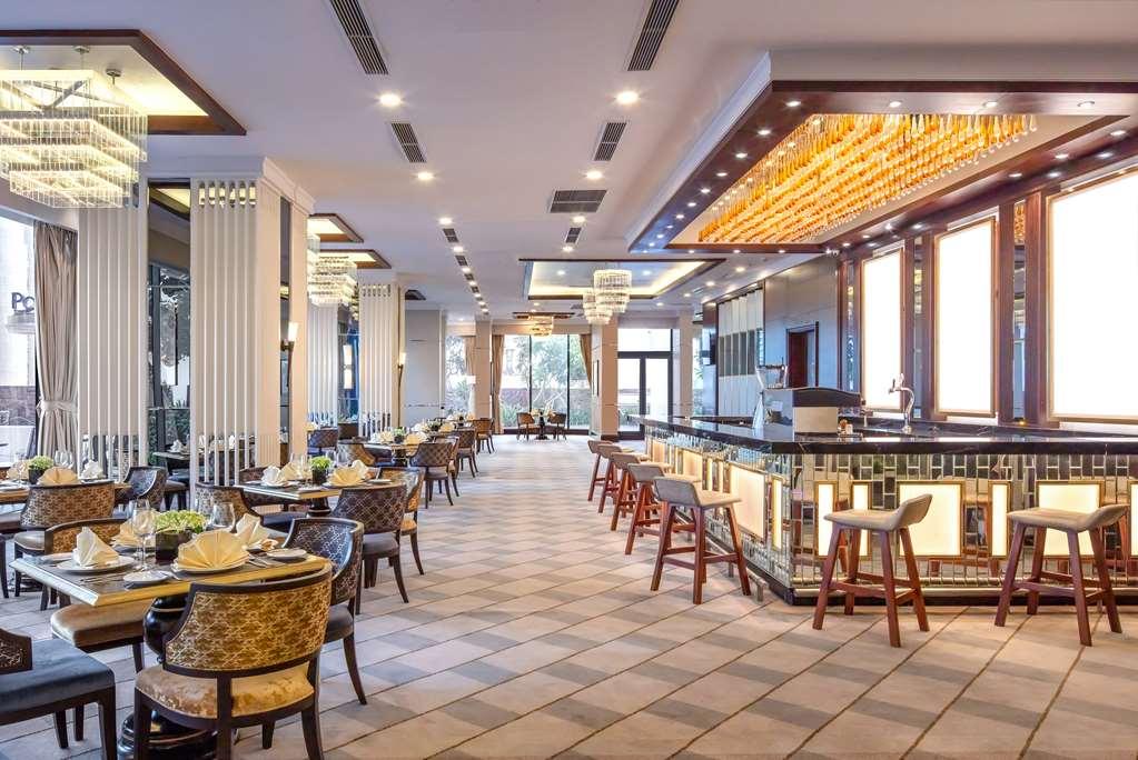 Melia Vinpearl Nha Trang Empire Hotel Restoran foto